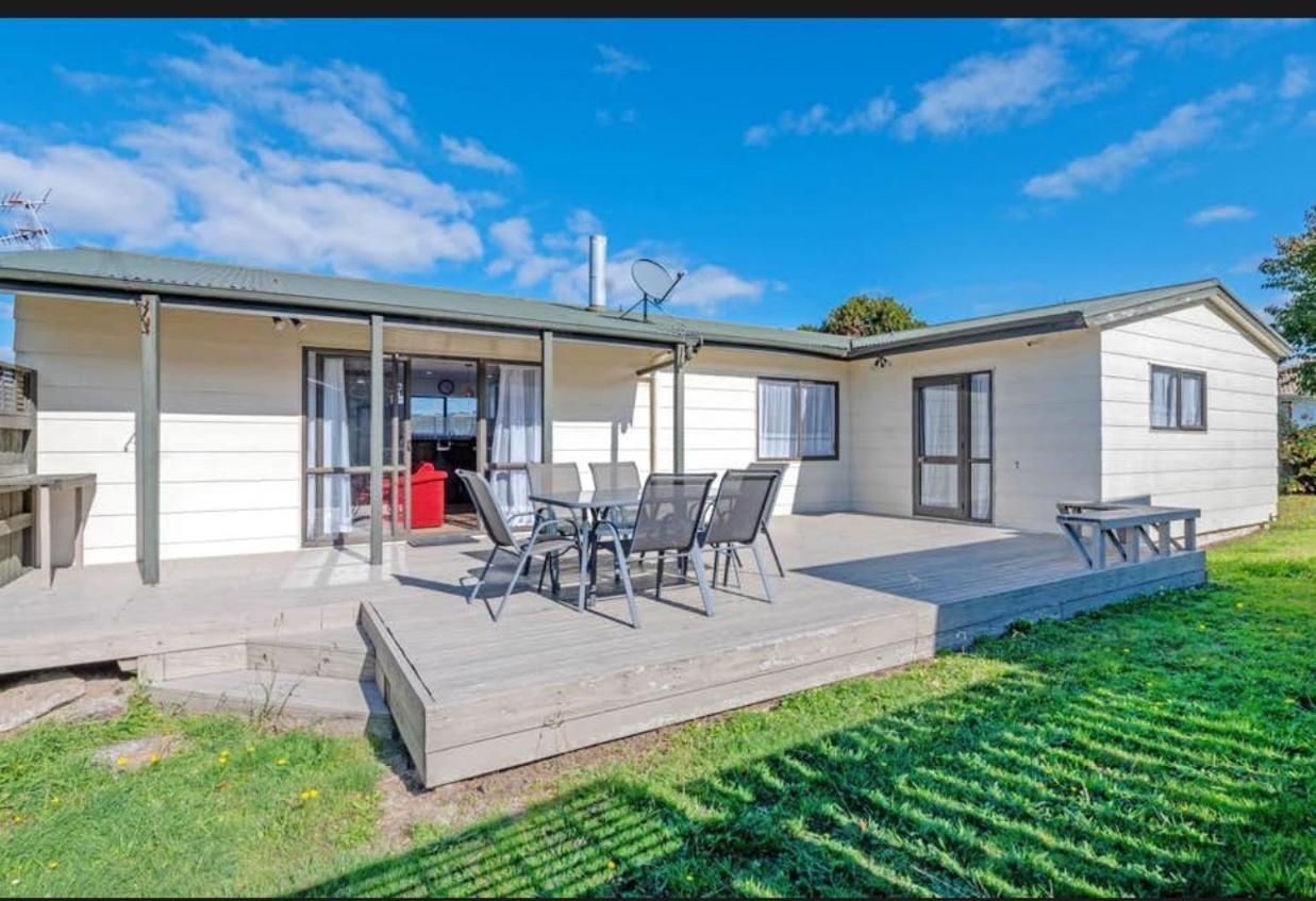 Aroha Nui Rotorua Villa ภายนอก รูปภาพ