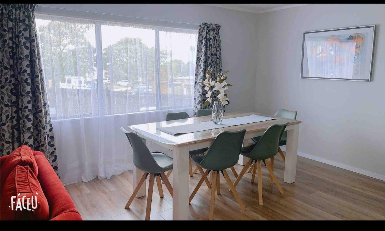 Aroha Nui Rotorua Villa ภายนอก รูปภาพ