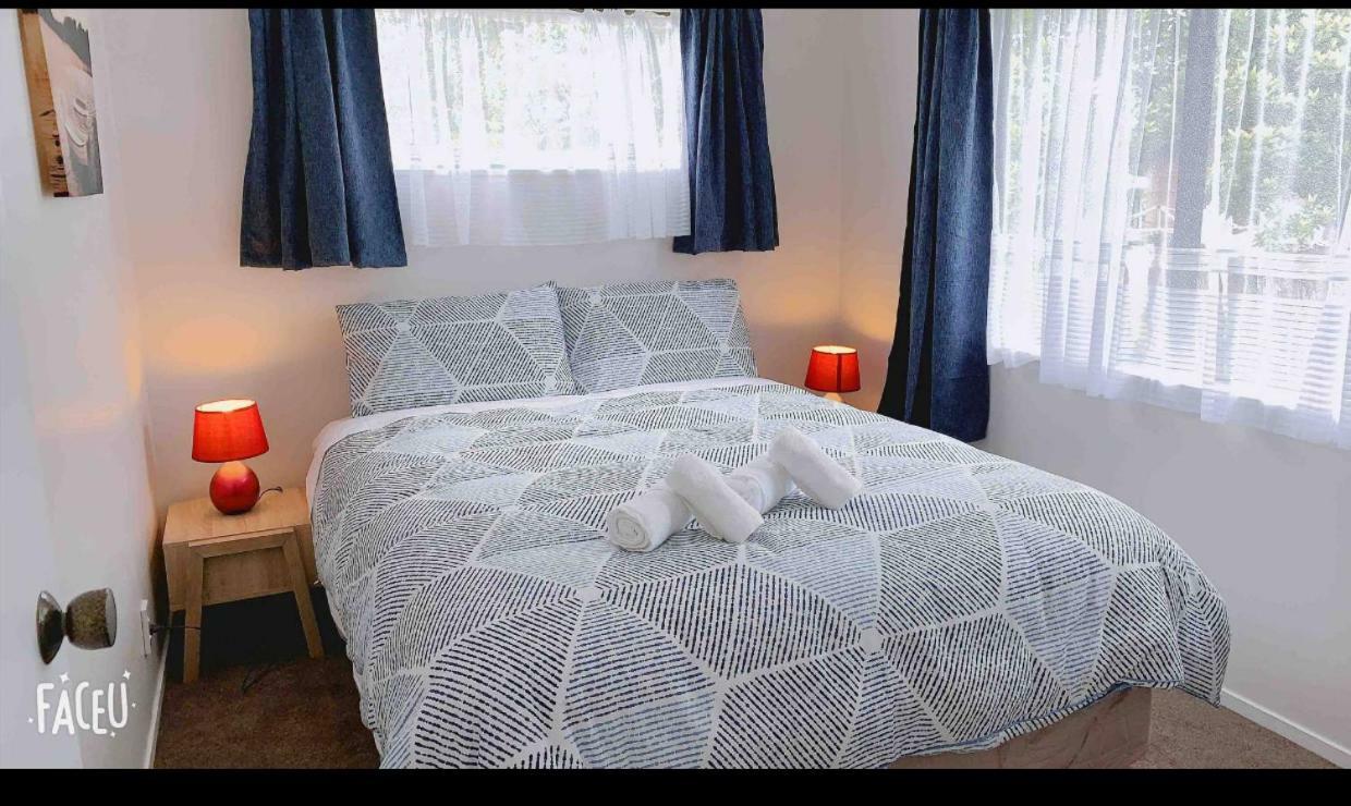 Aroha Nui Rotorua Villa ภายนอก รูปภาพ